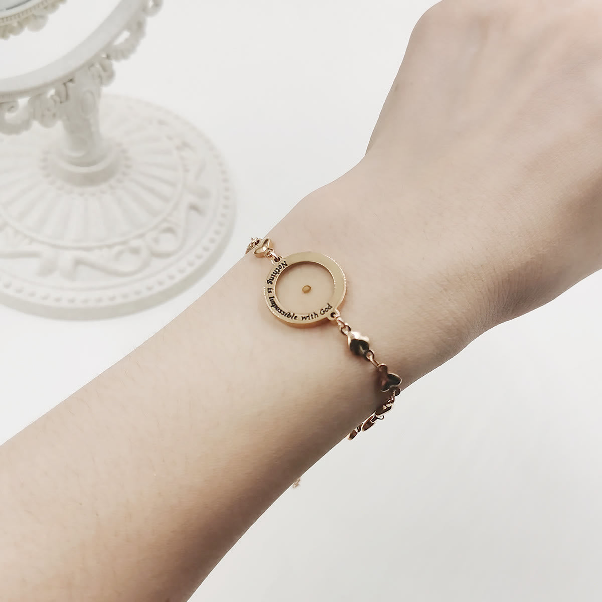 Mateo 17:20 y Lucas 1:37 con pulsera de semillas de mostaza: eslabones de corazón con detalle de puntos de circonita