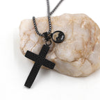 Collar Texturizado de Semilla de Mostaza con Cruz: Dijes Metálicos para Recordatorios Espirituales