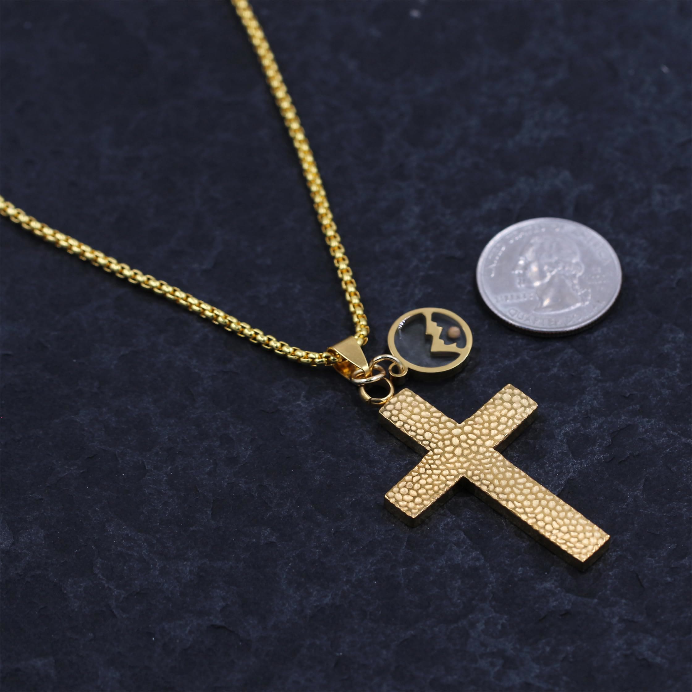 Collar Texturizado de Semilla de Mostaza con Cruz: Dijes Metálicos para Recordatorios Espirituales