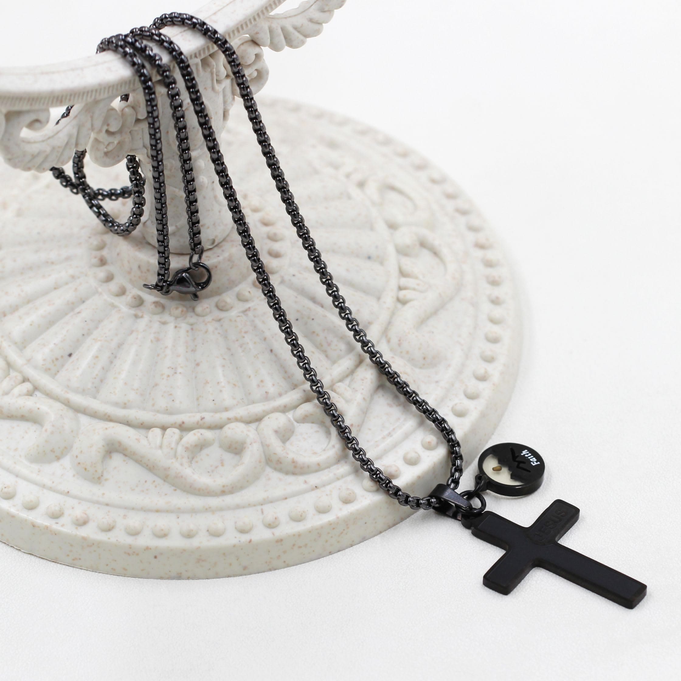 Collar de cruz con grabado de semilla de mostaza de Jesús: Un símbolo del amor de Cristo y el poder de la fe