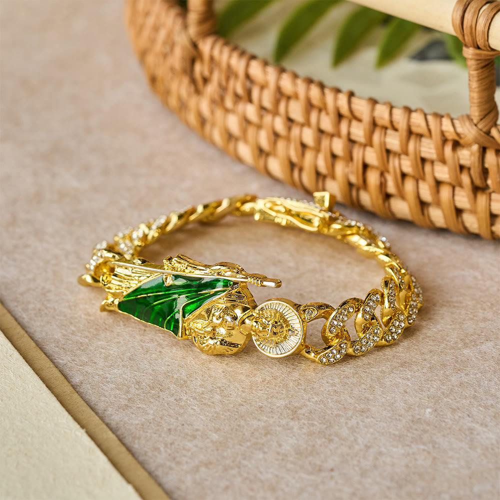 Pulsera de circonita de San Judas con túnica verde: un símbolo de gracia sagrada y protección