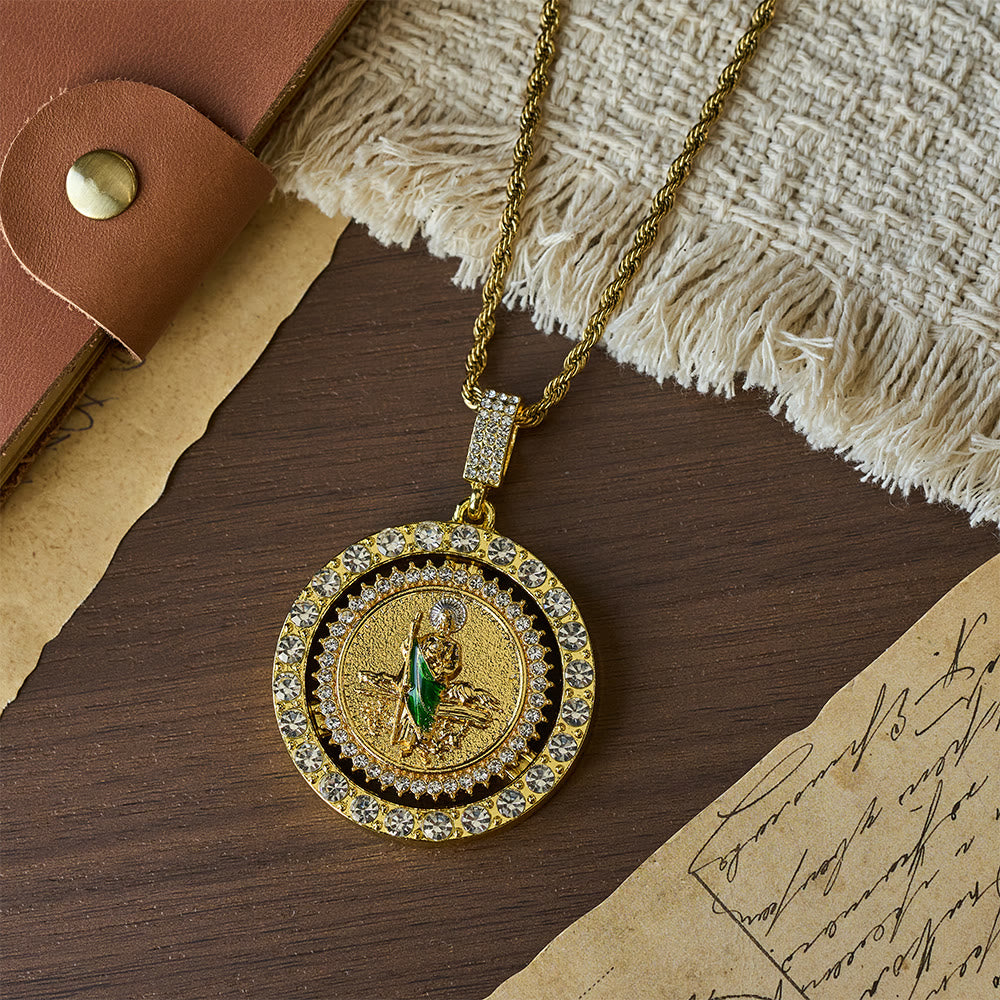 Pulsera de circonita de San Judas con túnica verde: un símbolo de gracia sagrada y protección