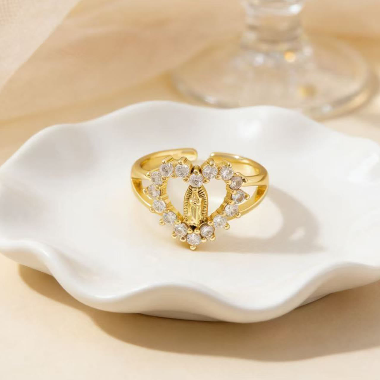 Anillo de la Virgen de estilo Corazón/Luna/Oval: Devoción Sagrada y Gracia Radiante
