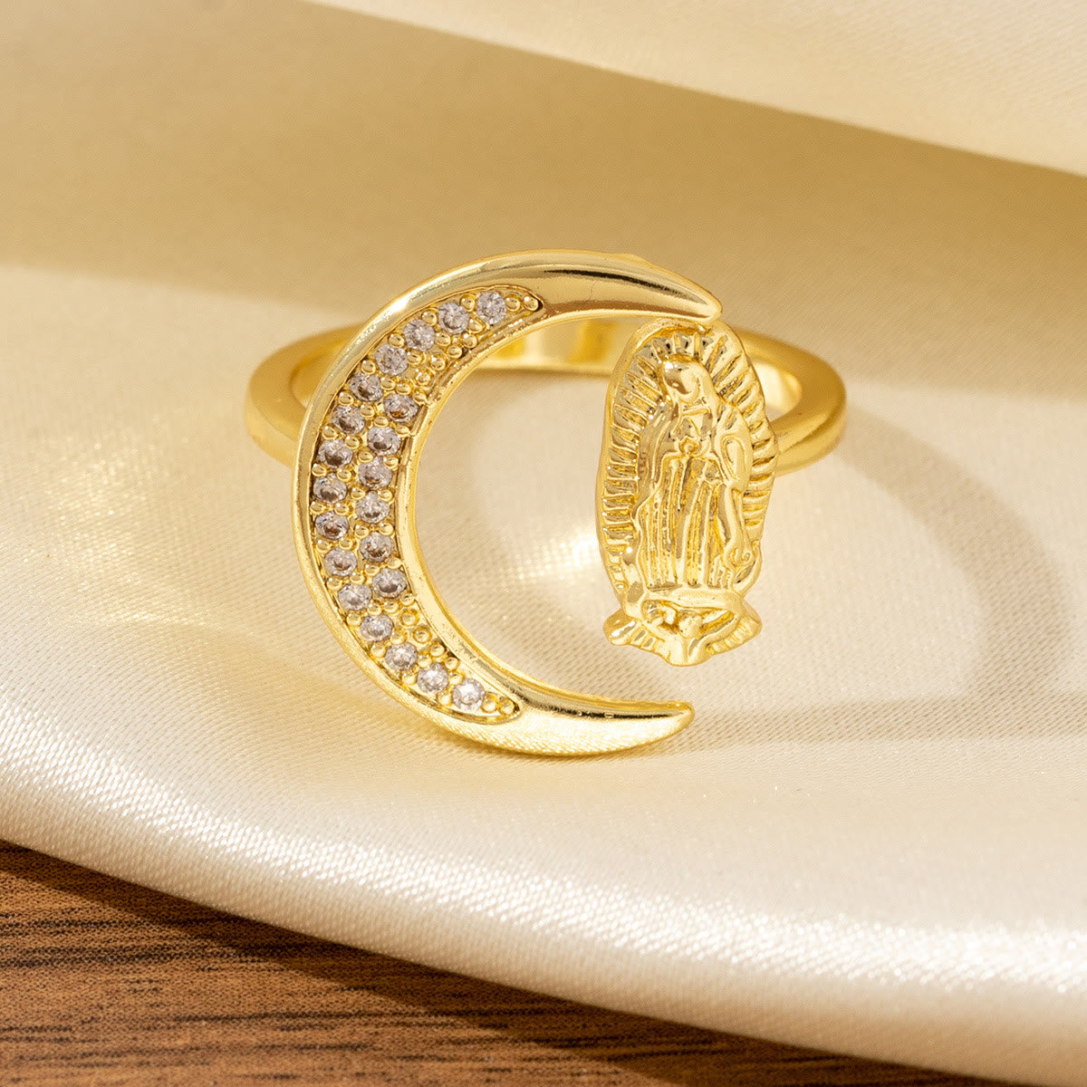 Anillo de la Virgen de estilo Corazón/Luna/Oval: Devoción Sagrada y Gracia Radiante