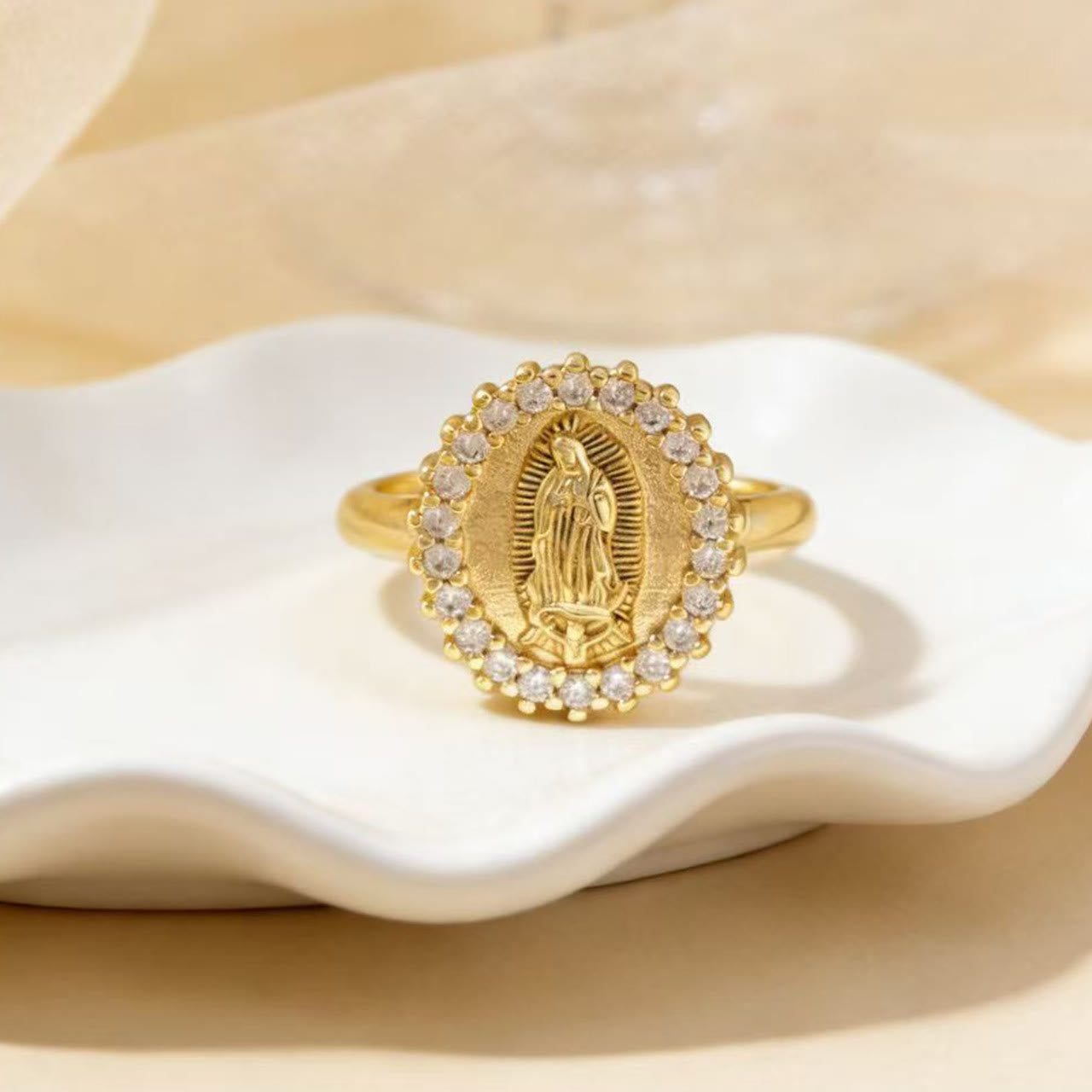 Anillo de la Virgen de estilo Corazón/Luna/Oval: Devoción Sagrada y Gracia Radiante