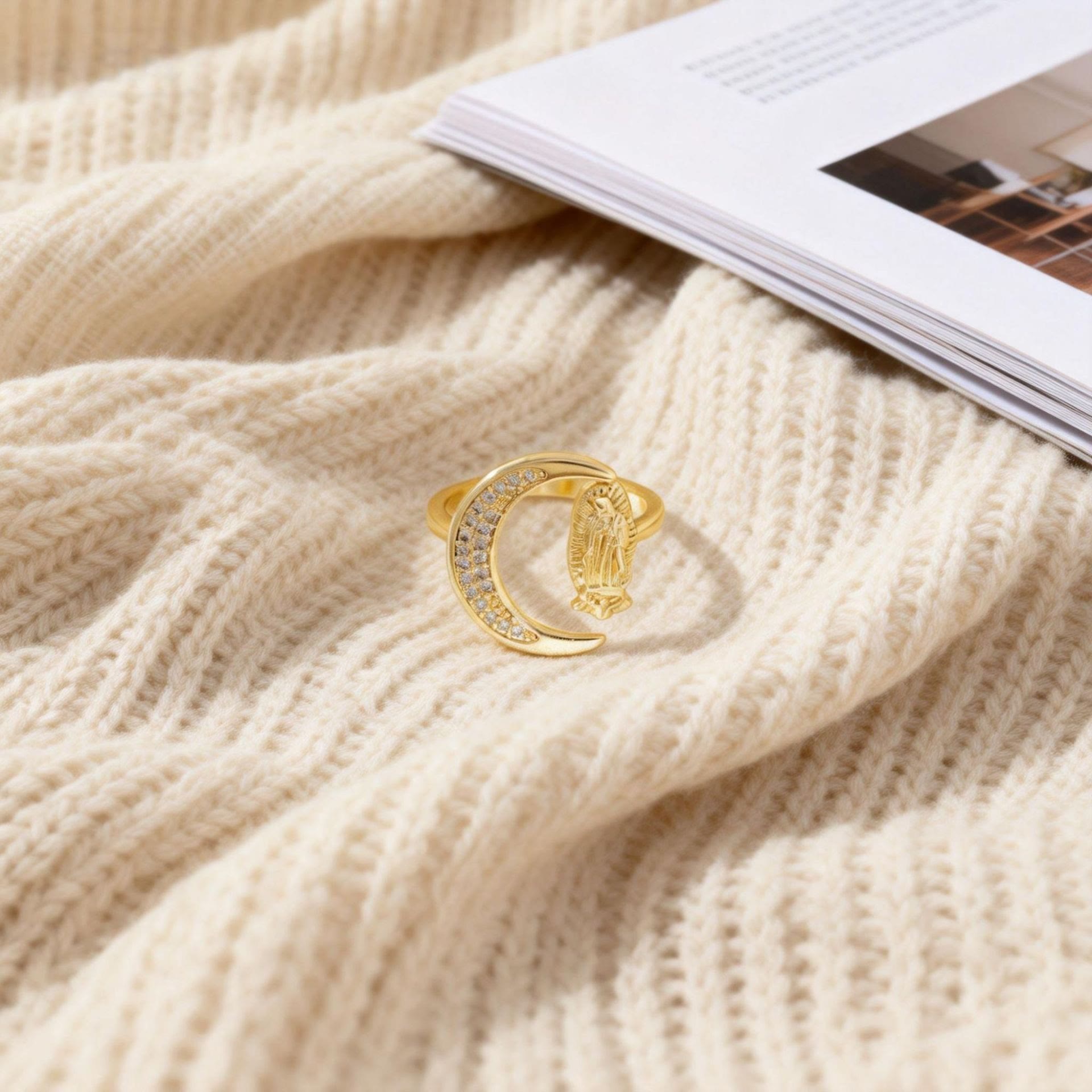 Anillo de la Virgen de estilo Corazón/Luna/Oval: Devoción Sagrada y Gracia Radiante