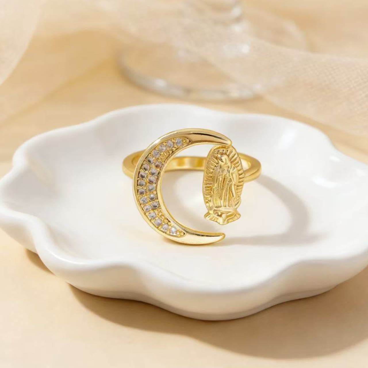Anillo de la Virgen de estilo Corazón/Luna/Oval: Devoción Sagrada y Gracia Radiante