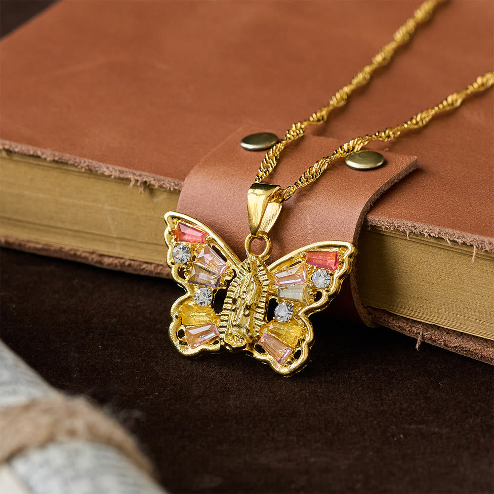 Collar Mariposa Renacimiento Espiritual: Centro Virgen y Cadena de Cuerda Retorcida con Alas de Cristal