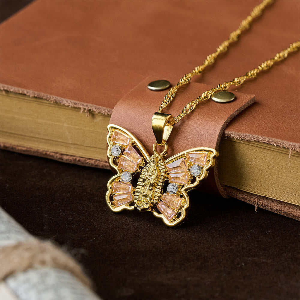 Collar Mariposa Renacimiento Espiritual: Centro Virgen y Cadena de Cuerda Retorcida con Alas de Cristal