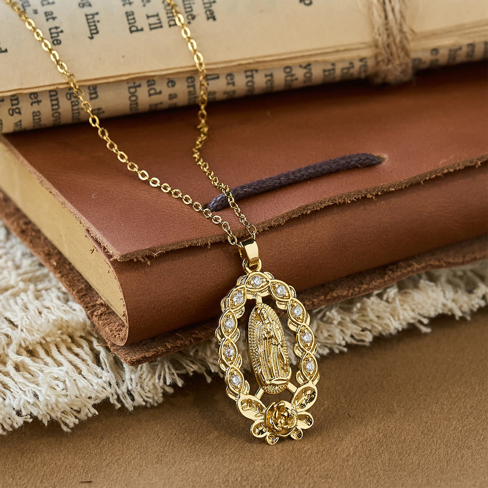 Collar de Nuestra Señora con Corona Floral de Circonitas: Un Símbolo de Gracia Sagrada y Protección