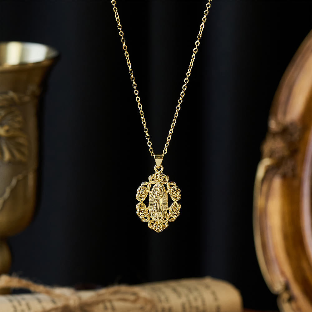 Collar con Colgante de Nuestra Señora con Rosas: Un Símbolo de Gracia Sagrada y Protección