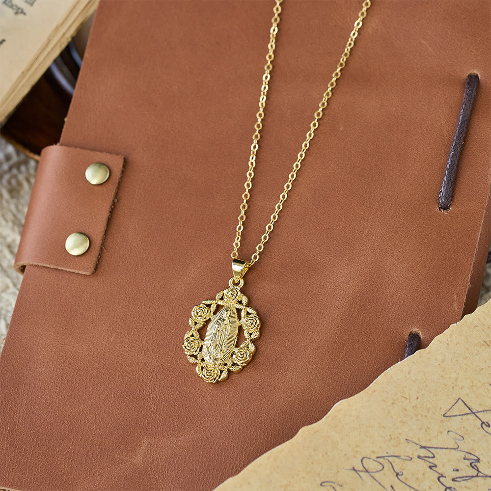 Collar con Colgante de Nuestra Señora con Rosas: Un Símbolo de Gracia Sagrada y Protección