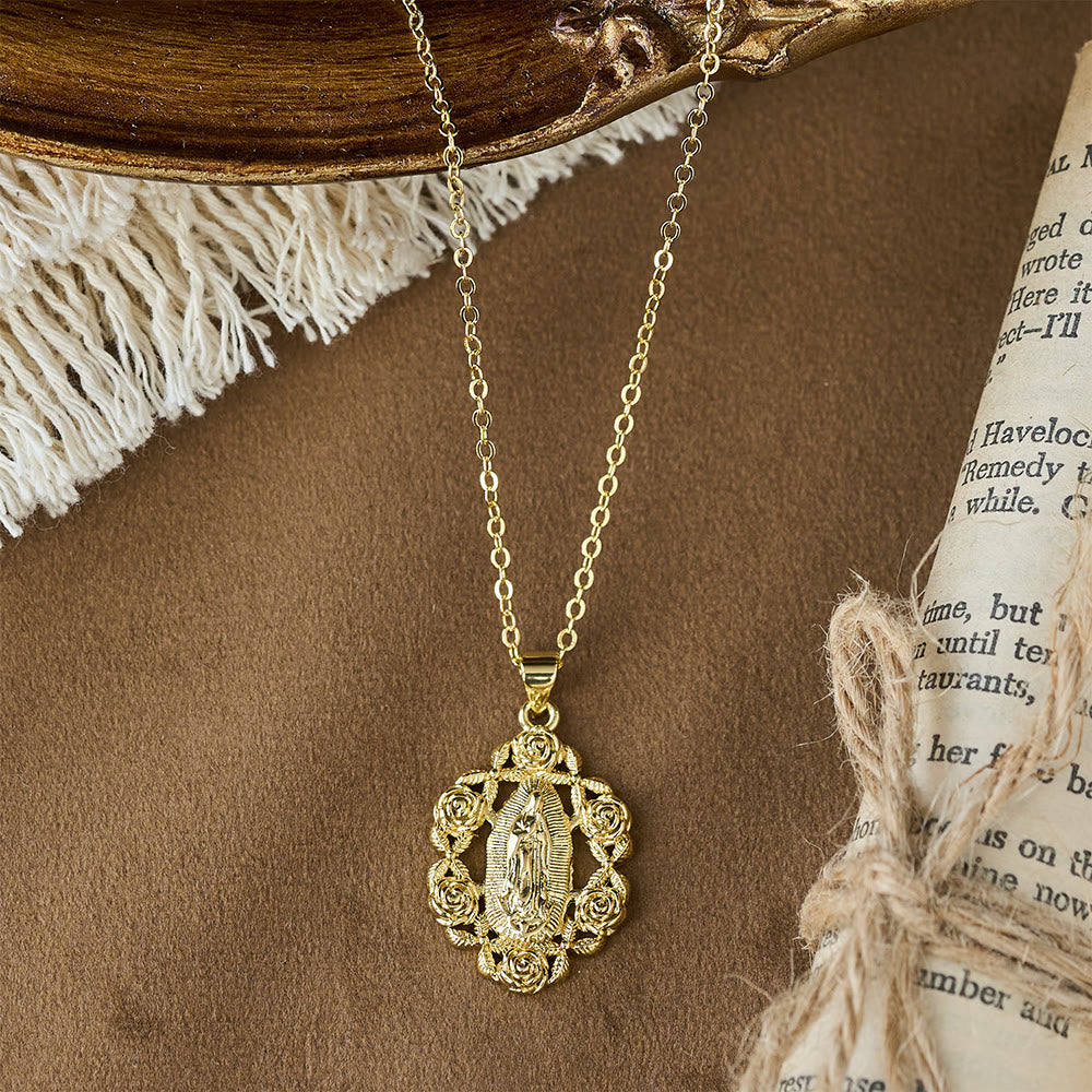 Collar con Colgante de Nuestra Señora con Rosas: Un Símbolo de Gracia Sagrada y Protección