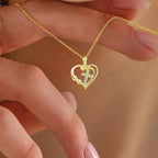 Collar Corazón y Cruz: Devoción y Elegancia Atemporal