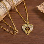 Collar de Corazón con Circonitas y Alas de Ángel: Un Símbolo de Amor Divino y Gracia