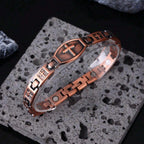 Pulsera de eslabones con cruz grabada: Un símbolo de fuerza y fe divinas