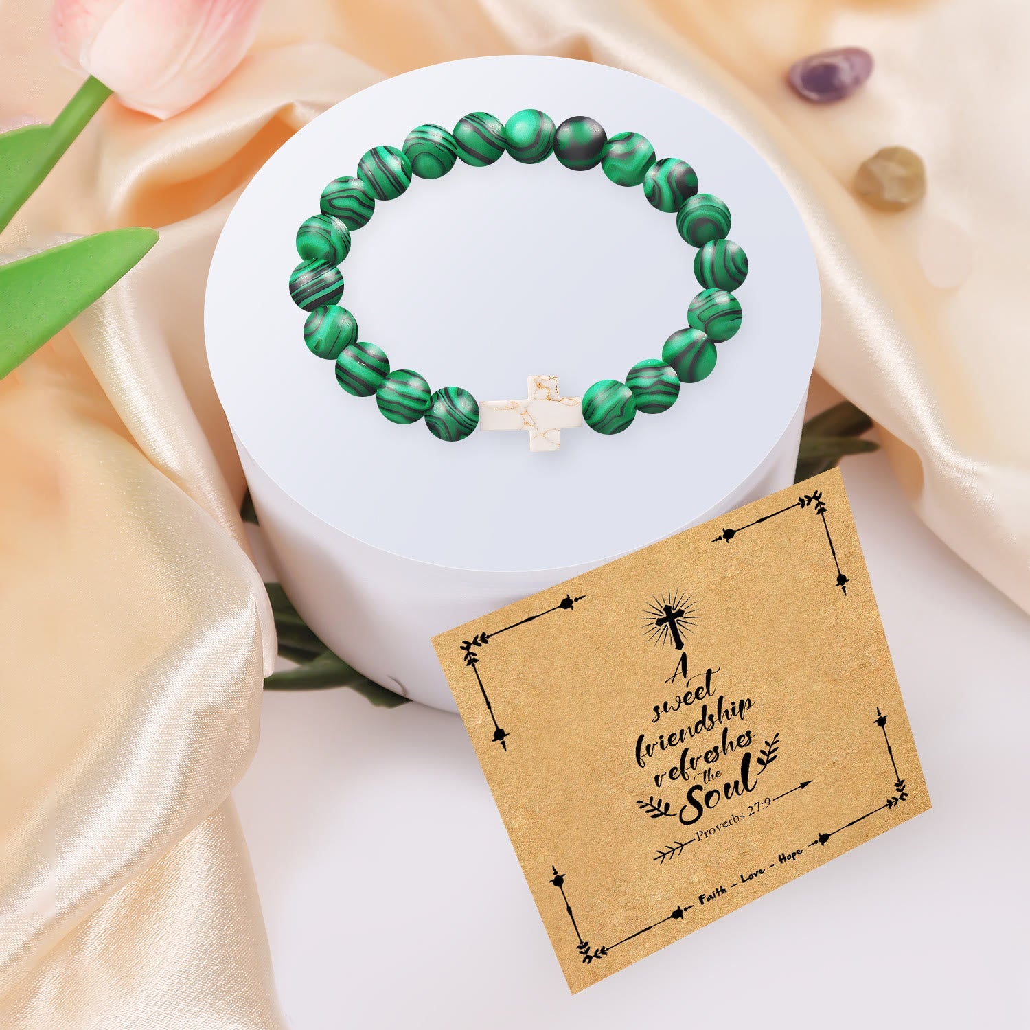 Pulsera de cruz de piedra natural con tarjeta de Proverbios 27:9: un símbolo de amistad divina y gracia