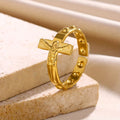 Anillo ajustable atemporal de la devoción con cruz grabada