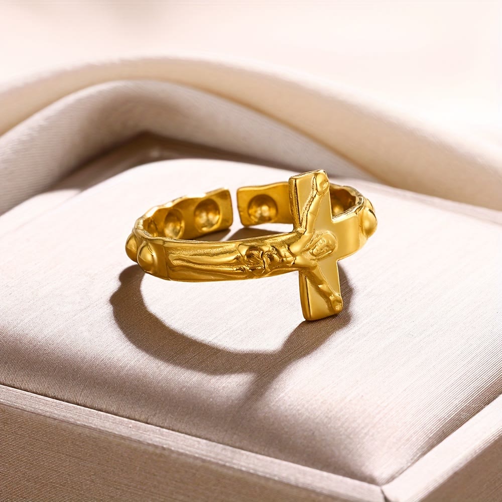 Anillo ajustable atemporal de la devoción con cruz grabada