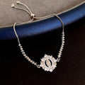 Pulsera con cuentas de circonita y halo de la Medalla Milagrosa de Nuestra Señora: Emblema de protección y gracia divinas