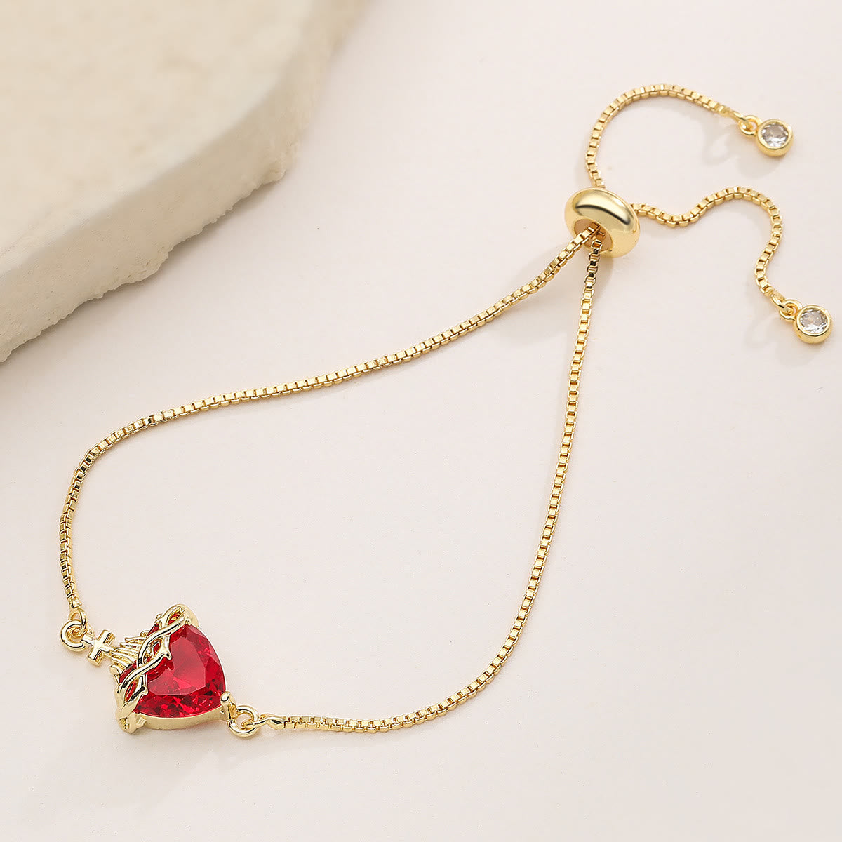 Elegante pulsera devocional del Sagrado Corazón: encarna el amor de Cristo y la fortaleza espiritual