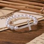 Set de pulseras de cruz de dos piezas de cuentas blancas y cuentas negras mate: Emblema de pureza divina y redención
