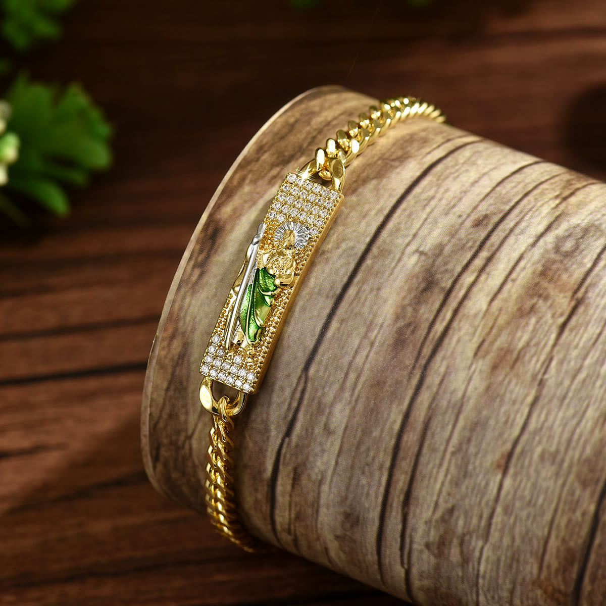 Colección de pulseras chapadas en cobre de San Judas: Emblema de esperanza divina y gracia milagrosa