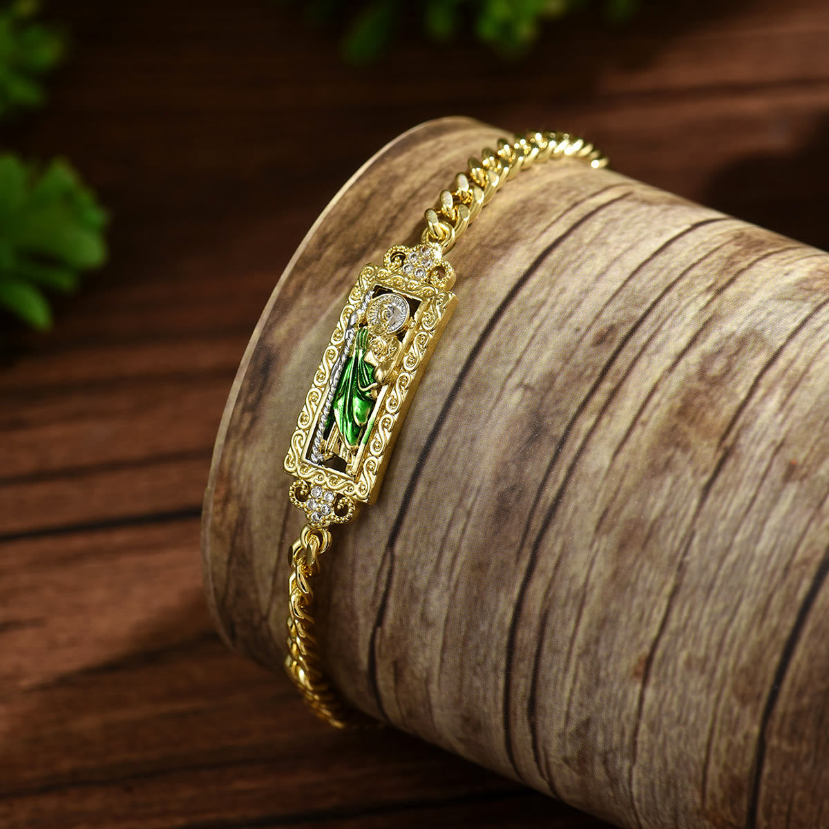 Colección de pulseras chapadas en cobre de San Judas: Emblema de esperanza divina y gracia milagrosa