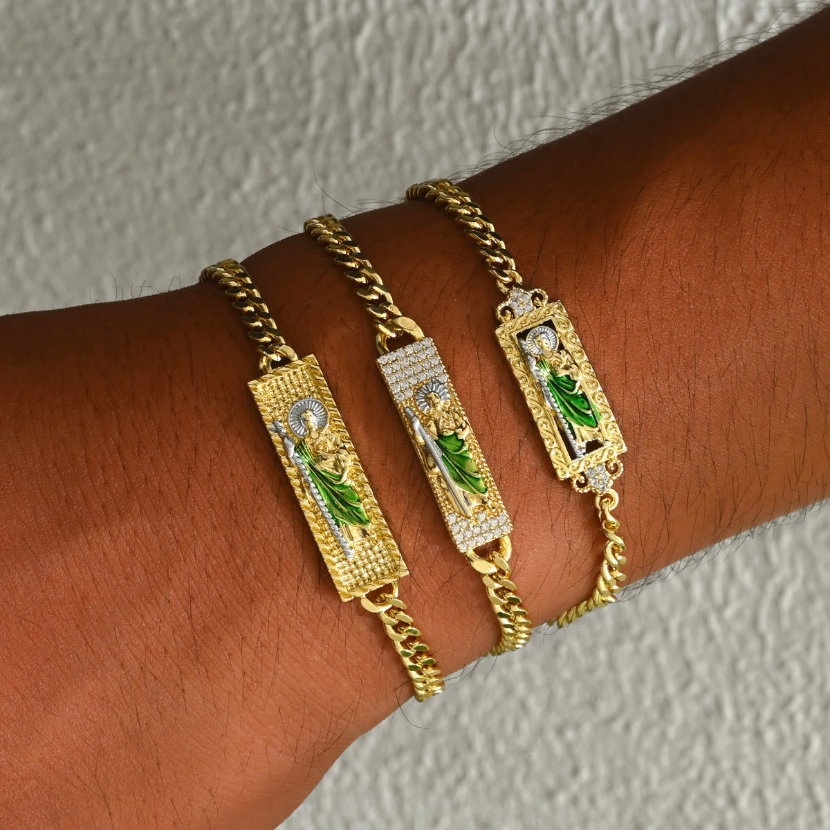 Colección de pulseras chapadas en cobre de San Judas: Emblema de esperanza divina y gracia milagrosa