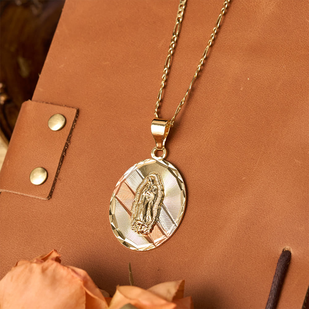 Collar con medallón ovalado de la Virgen María radiante de cuatro estilos: una muestra de bendición celestial