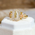 Anillo de circonia con rosa floral de Nuestra Señora radiante: Lleva la luz del amor maternal