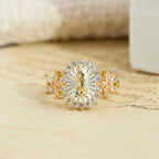 Anillo de circonia con rosa floral de Nuestra Señora radiante: Lleva la luz del amor maternal
