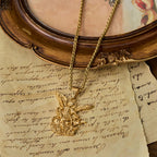 Collar con colgante de San Miguel Arcángel bicolor: Emblema de protección divina