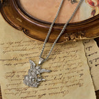 Collar con colgante de San Miguel Arcángel bicolor: Emblema de protección divina