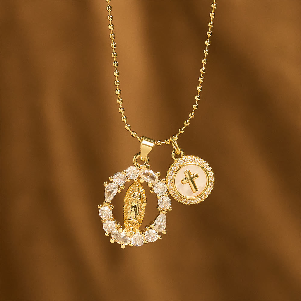 Clásico Conjunto de Colgante de Nuestra Señora y Cruz con circonitas: Emblema de Devoción Inquebrantable