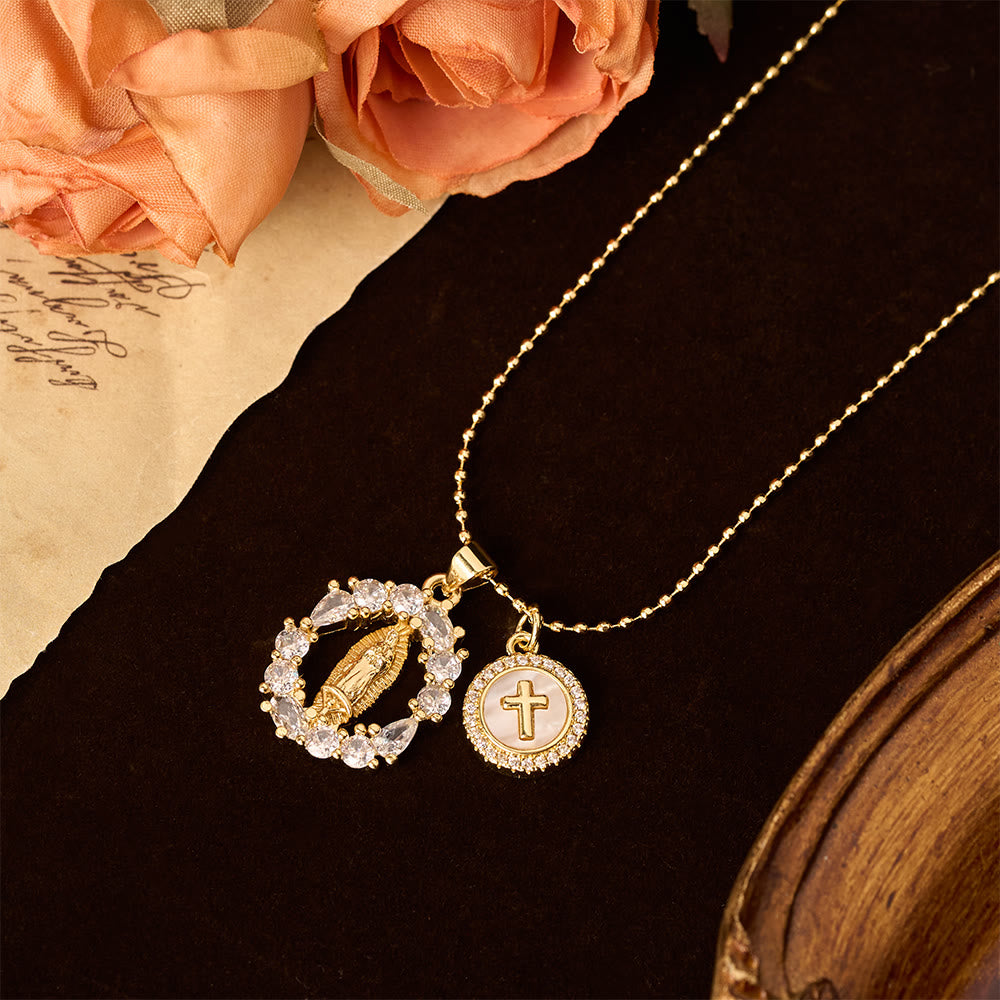 Clásico Conjunto de Colgante de Nuestra Señora y Cruz con circonitas: Emblema de Devoción Inquebrantable